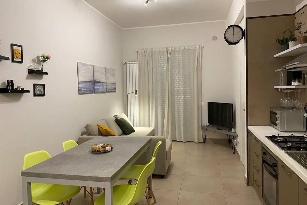 B&B Piano1 Interno5 - Accogliente E Moderno Bilocale Vicino Al Centro Salerno Zewnętrze zdjęcie