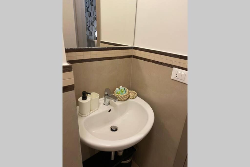 B&B Piano1 Interno5 - Accogliente E Moderno Bilocale Vicino Al Centro Salerno Zewnętrze zdjęcie