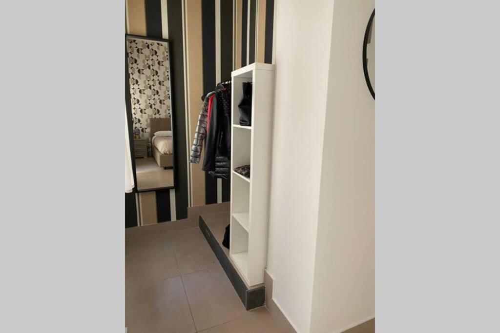 B&B Piano1 Interno5 - Accogliente E Moderno Bilocale Vicino Al Centro Salerno Zewnętrze zdjęcie
