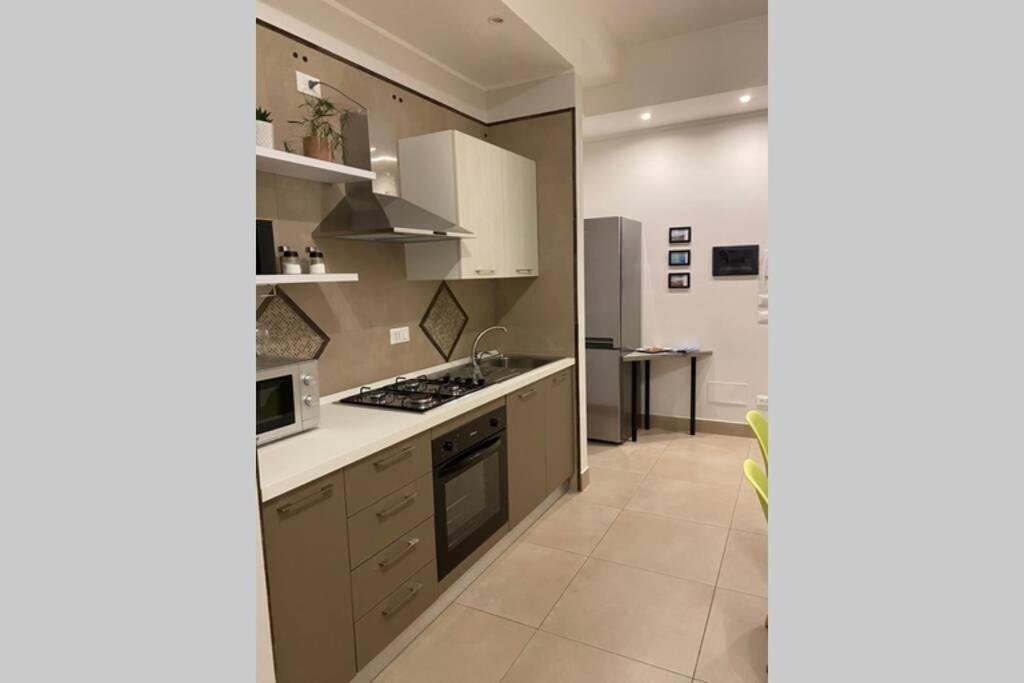 B&B Piano1 Interno5 - Accogliente E Moderno Bilocale Vicino Al Centro Salerno Zewnętrze zdjęcie
