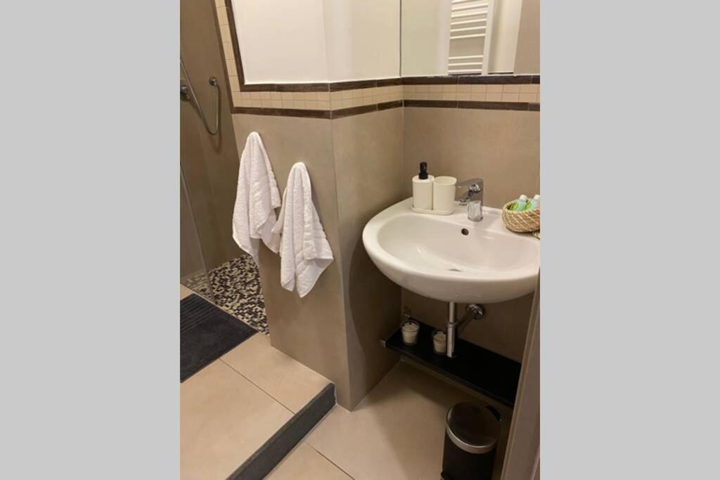B&B Piano1 Interno5 - Accogliente E Moderno Bilocale Vicino Al Centro Salerno Zewnętrze zdjęcie